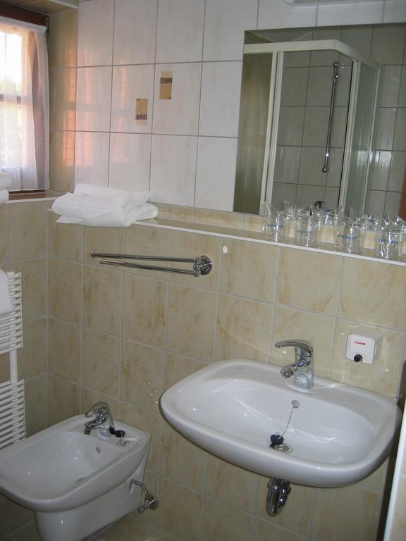 Ferienwohnung Turisticna Kmetija Cebelji Gradic Rogašovci Zimmer foto