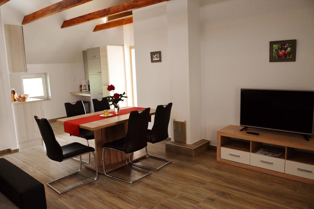 Ferienwohnung Turisticna Kmetija Cebelji Gradic Rogašovci Exterior foto