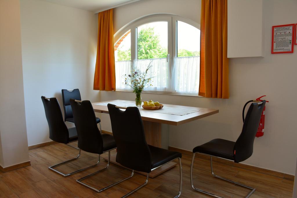 Ferienwohnung Turisticna Kmetija Cebelji Gradic Rogašovci Zimmer foto