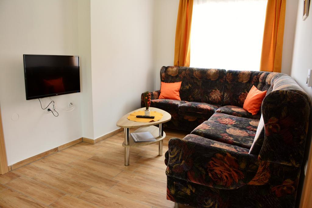 Ferienwohnung Turisticna Kmetija Cebelji Gradic Rogašovci Exterior foto